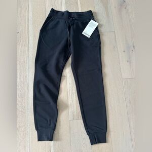 Lululemon - warm down joggers - size 4 New !